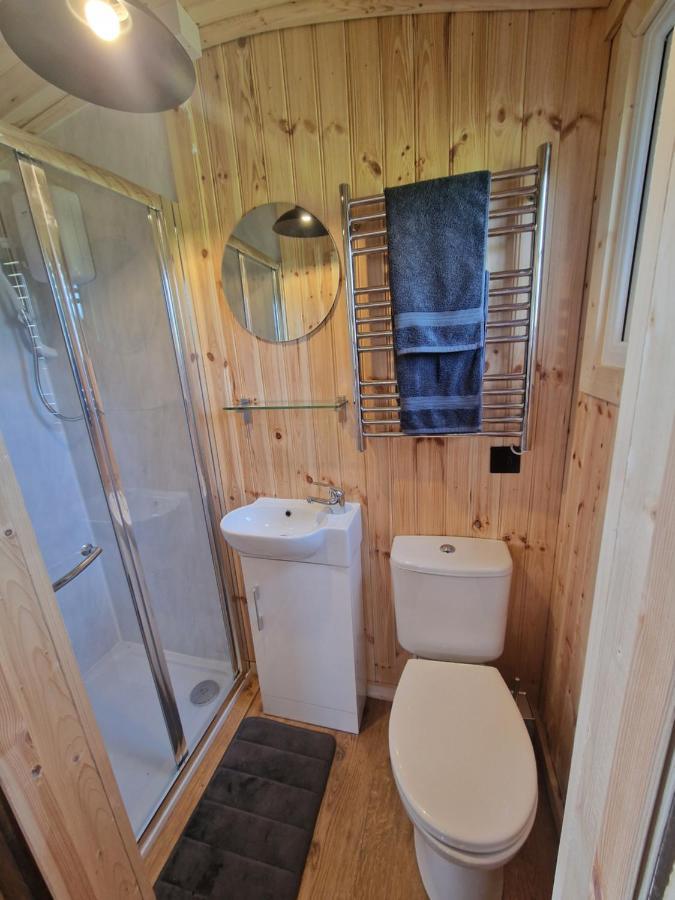 Cwtch Glamping Shepherds Huts Abergavenny Esterno foto